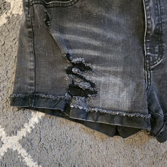 KanCan Los Angeles Skinny Distressed Washed Black Denim Jean Shorts Size 31 - Picture 2 of 5